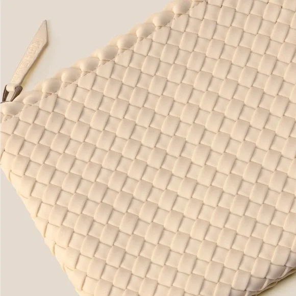 Naghedi St. Barths Medium Handwoven Dip Dyed Tote Bag with pouch. NWT - Picture 13 of 14